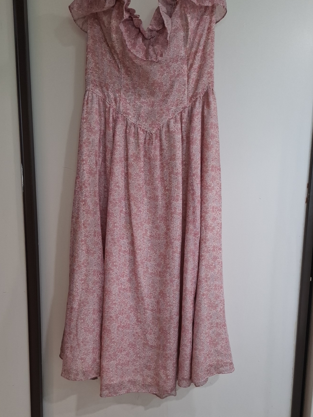 Sleeveless Pink Floral Maxi Dress with Ruffle Neckline